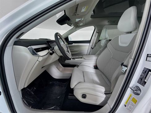 New 2025 Volvo EX90 Plus image 20