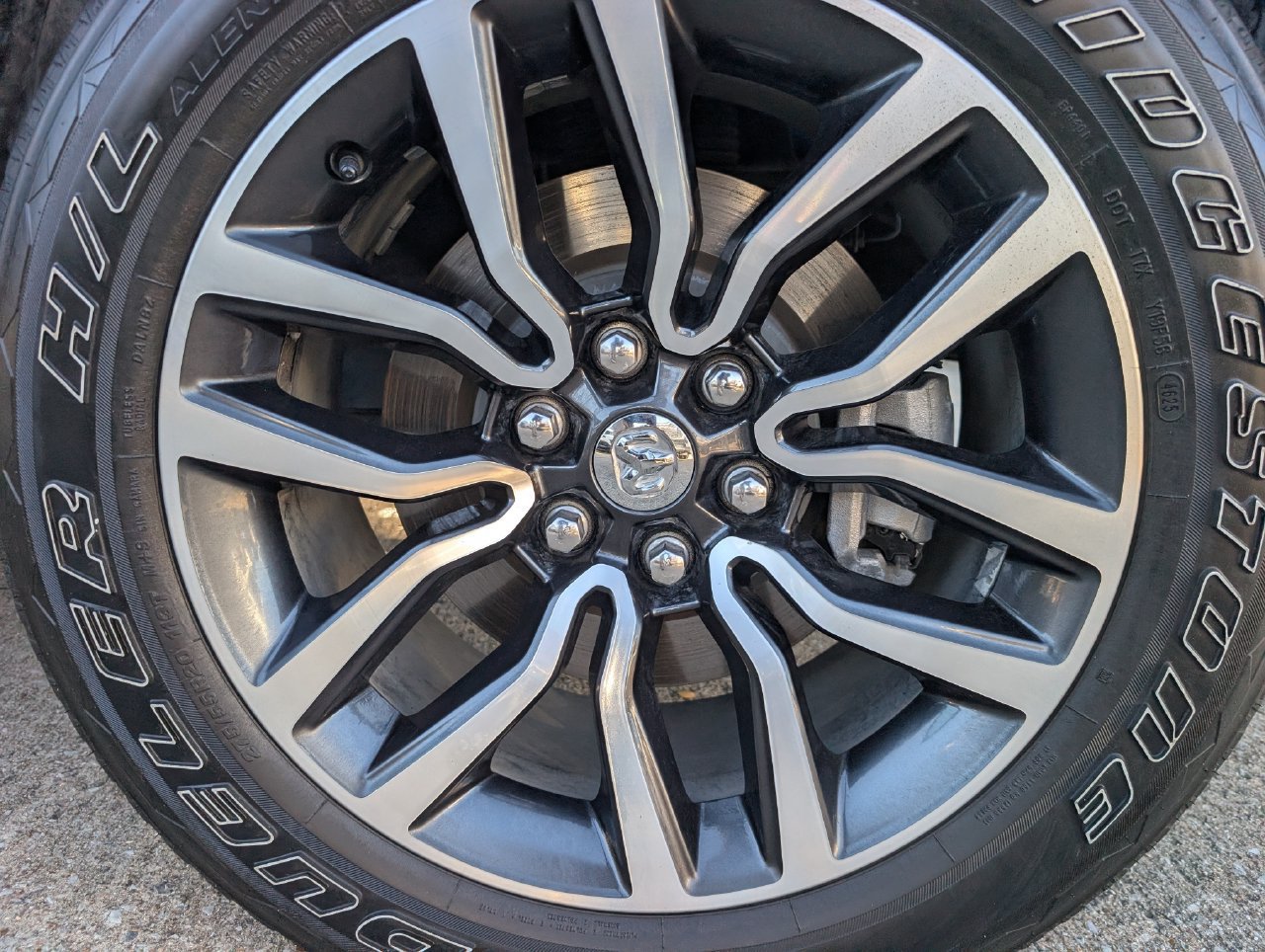 Used 2025 RAM 1500 Limited AWD/4WD image 8