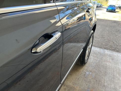 Used 2023 Cadillac XT5 Premium Luxury image 16