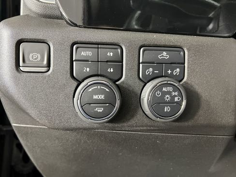 Certified 2023 Chevrolet Silverado 1500 RST image 18