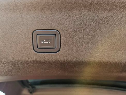 Used 2023 Chevrolet Tahoe LT w/ Luxury Package RWD image 16