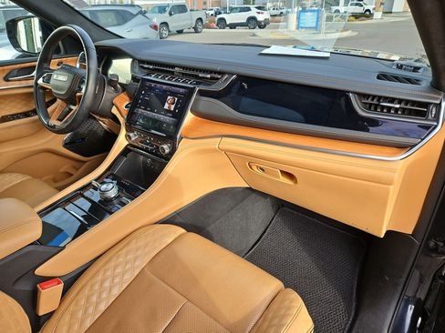 Used 2023 Jeep Grand Cherokee L Summit image 33