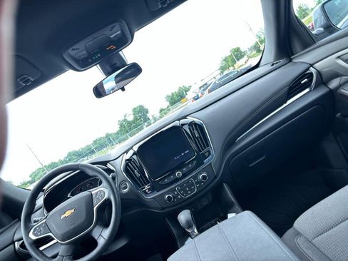 Certified 2023 Chevrolet Traverse LT FWD image 12