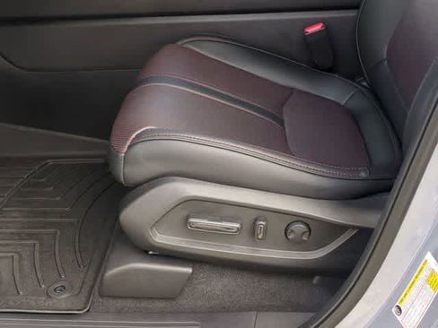 Used 2026 Honda Pilot Black Edition image 18