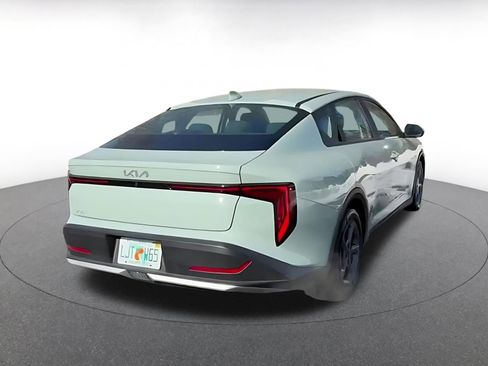 Used 2025 Kia K4 LXS image 14