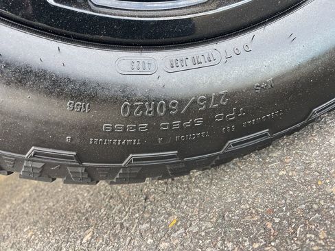 Used 2024 Chevrolet Silverado 1500 Custom w/ Dark Appearance Package image 31