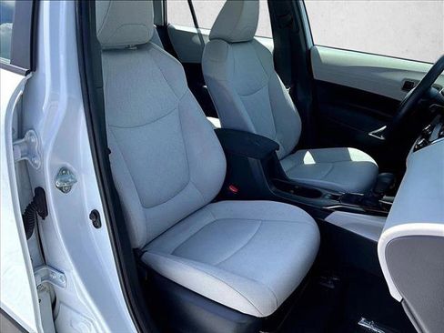 Used 2023 Toyota Corolla Cross L image 9