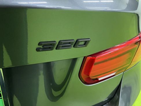 Used 2017 BMW 320i Sedan RWD image 13