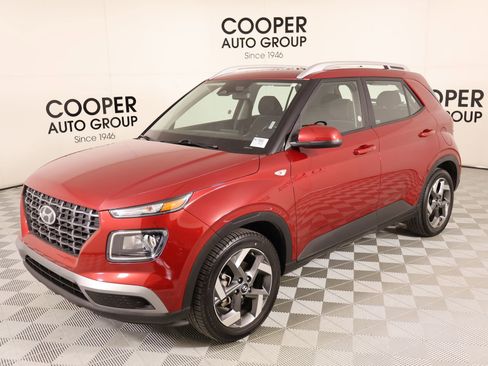 Used 2025 Hyundai Venue SEL FWD image 9