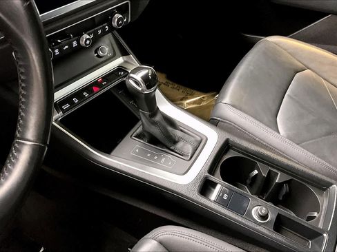 Used 2020 Audi Q3 2.0T Premium w/ Convenience Package image 17