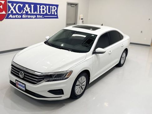 Used 2021 Volkswagen Passat 2.0T SE FWD image 39