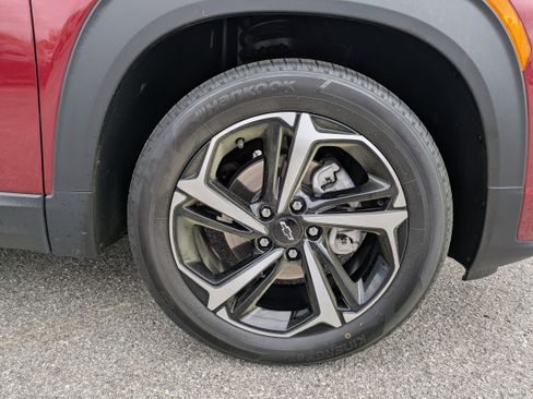 Used 2023 Chevrolet TrailBlazer RS w/ Sun and Liftgate Package image 11