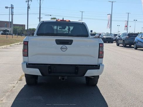 New 2026 Nissan Frontier SV w/ SV Convenience Package RWD image 4