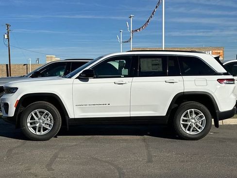 New 2025 Jeep Grand Cherokee Laredo X RWD image 10