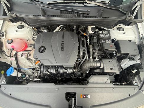 Used 2025 Kia Sportage LX image 14