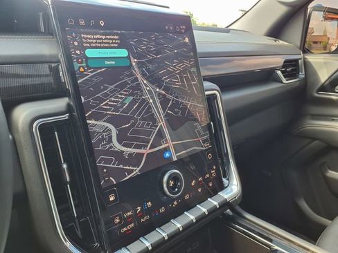 Used 2025 GMC Yukon Elevation w/ Technology Package image 32