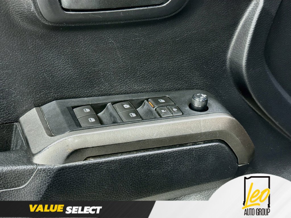 Used 2019 Toyota Tacoma SR5 AWD/4WD image 19