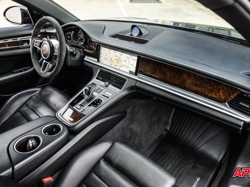 Used 2018 Porsche Panamera 4S image 26