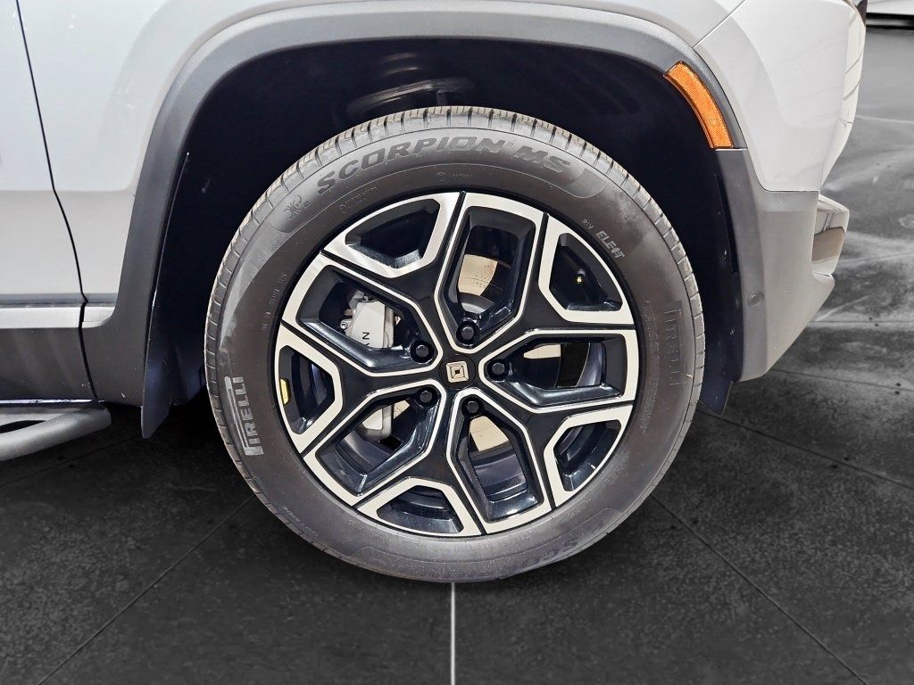 Used 2026 Rivian R1T Adventure Dual AWD/4WD image 32