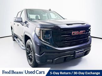 Used 2022 GMC Sierra 1500 Elevation video 1