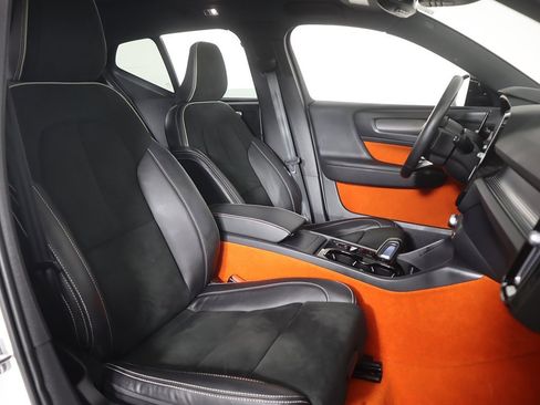 Used 2021 Volvo XC40 T5 R-Design image 30