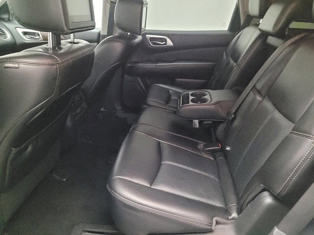 Used 2017 Nissan Pathfinder Platinum w/ Family Entertainment Package FWD image 18