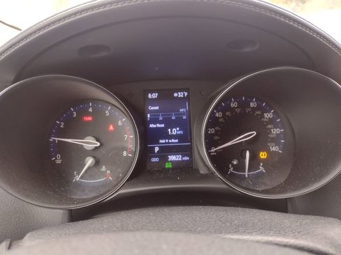 Used 2020 Toyota C-HR LE image 26