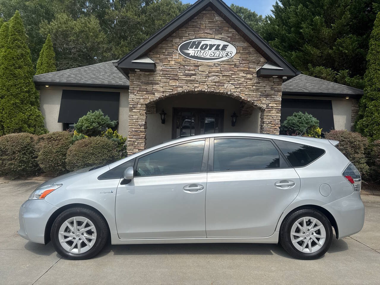 Used 2012 Toyota Prius V Three FWD image 1