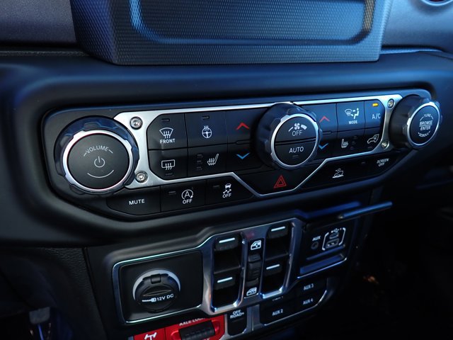 Used 2021 Jeep Gladiator Mojave w/ Cold Weather Group AWD/4WD image 19