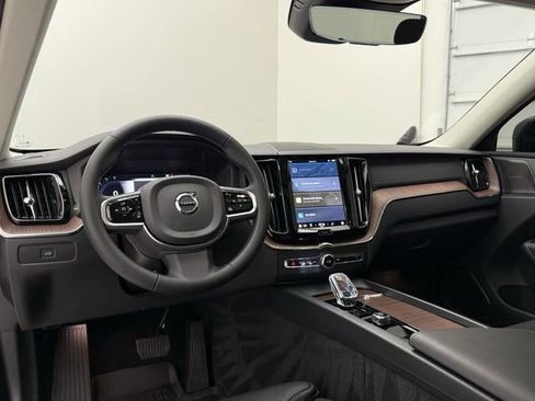 Certified 2023 Volvo XC60 B5 Ultimate w/ Climate Package image 21
