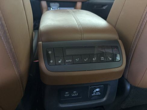 Used 2025 Nissan Pathfinder Platinum AWD/4WD image 26