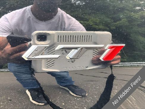 Used 2020 Chevrolet Camaro LT RWD image 7