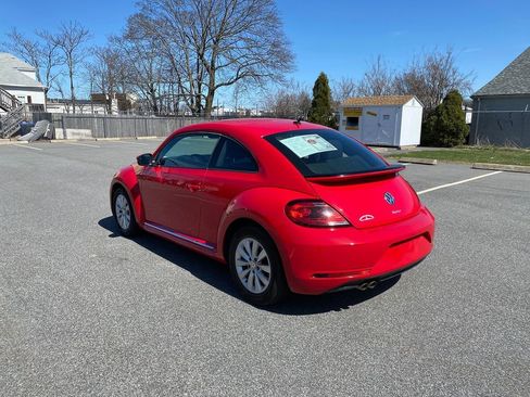 Used 2019 Volkswagen Beetle 2.0T SE image 8