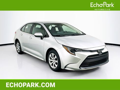 Used 2024 Toyota Corolla LE image 1