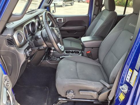 Used 2018 Jeep Wrangler Unlimited Sahara w/ Dual Top Group image 24