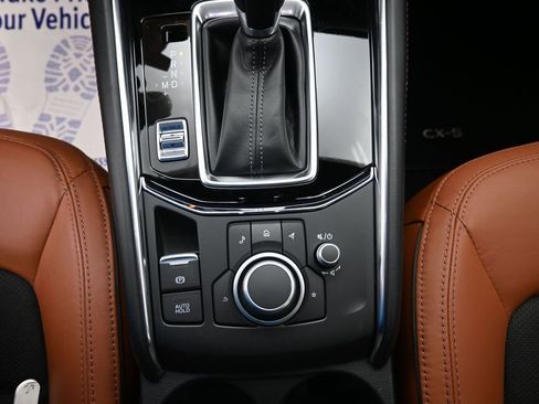 Used 2025 MAZDA CX-5 Carbon Edition image 14