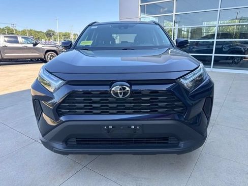 Used 2025 Toyota RAV4 XLE AWD/4WD image 2
