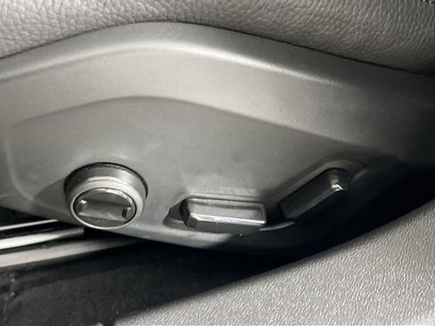 Certified 2025 Volvo V60 B5 Cross Country Plus image 15