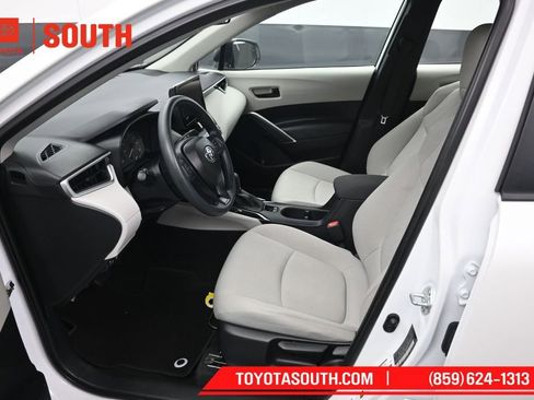 Used 2024 Toyota Corolla Cross L AWD/4WD image 9
