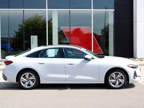 Used 2025 Audi A5 2.0T Premium Plus w/ Premium Plus AWD/4WD image 2