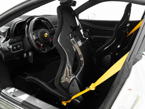 Used 2015 Ferrari 458 Speciale Coupe RWD image 50