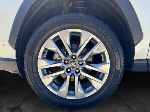 Used 2022 Toyota RAV4 XLE Premium AWD/4WD image 14