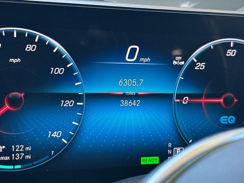 Certified 2023 Mercedes-Benz EQB 300 4MATIC image 25