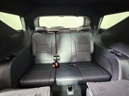 New 2026 Chevrolet Traverse Z71 w/ Enhanced Driving Package AWD/4WD image 8