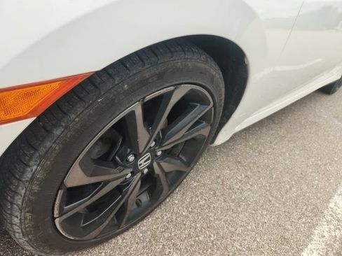 Used 2021 Honda Civic Sport image 2