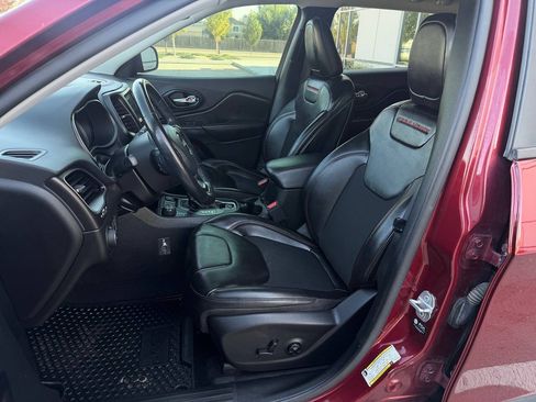 Used 2021 Jeep Cherokee Trailhawk AWD/4WD image 18