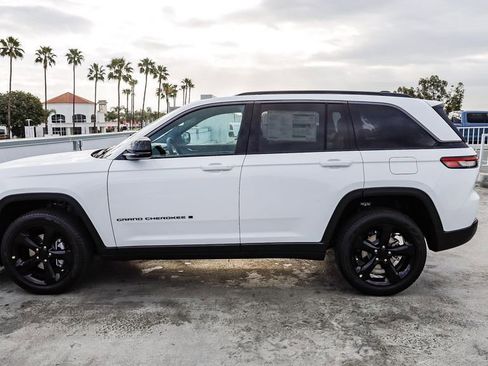 New 2026 Jeep Grand Cherokee Limited AWD/4WD image 14