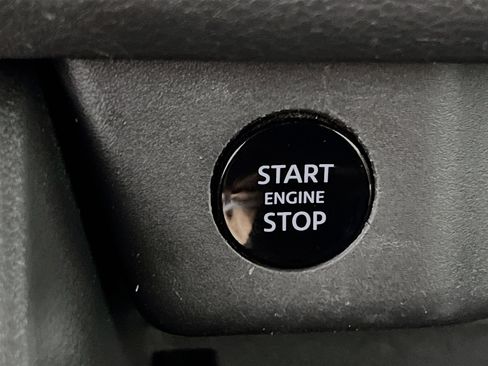 Used 2024 Nissan Rogue SV image 23