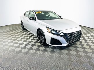 Used 2024 Nissan Altima 2.5 SR FWD video 3