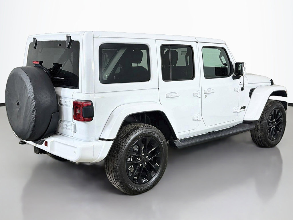 Used 2023 Jeep Wrangler Unlimited Sahara AWD/4WD image 11